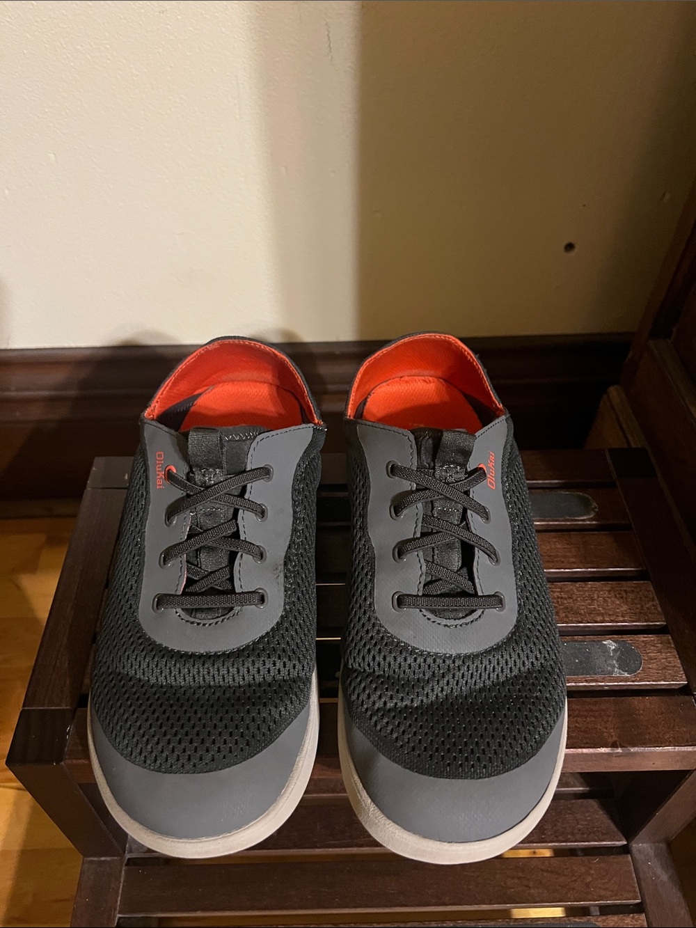OluKai Men's Gray Mesh Sneakers 👟